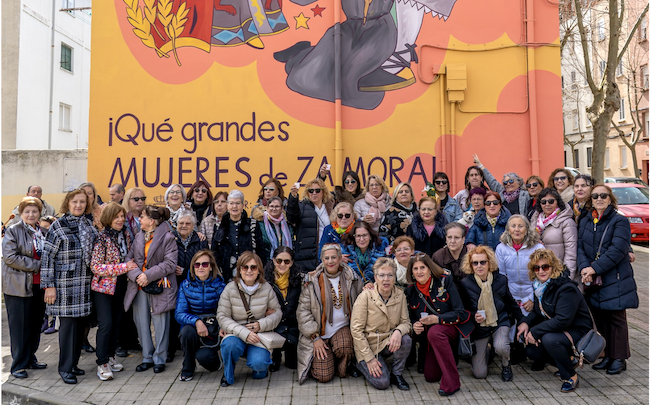 Las Águedas de San José Obrero inauguran el mural en homenaje a las mujeres zamoranas