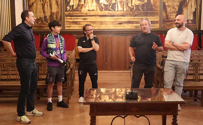 El alcalde de Zamora y el concejal de Deportes reciben al 12 Frailes BM Zamora