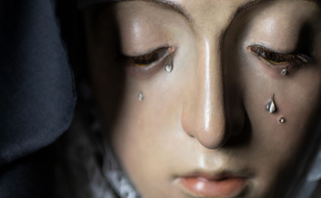 Lágrimas de la Virgen de la Soledad: glóbulos rojos femeninos
