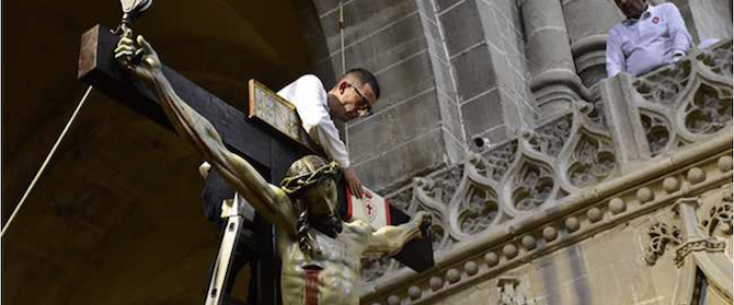 Ocaso del Mi&eacute;rcoles Santo: Zamora vive un silencio estruendoso