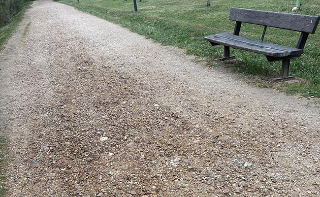 Caminos del Duero dañados, vecinos caminando, y el Ayuntamiento sin actuar