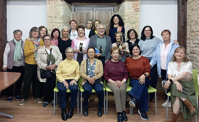 El Ayuntamiento de Puebla de Sanabria recibe a la Asociación La IAIA por su reconocimiento en los premios Fundos