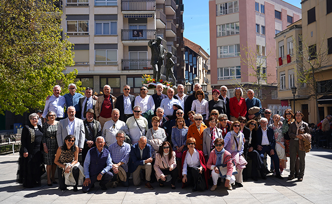 Maestros celebran sus 50 años como docentes