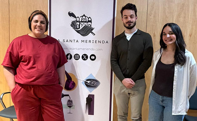 La Santa Merienda organizó una actividad cultural en el Teatro Ramos Carrión