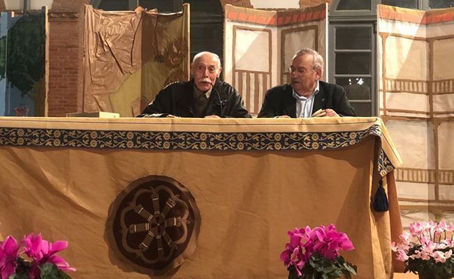 Fernando Primo, junto al poeta