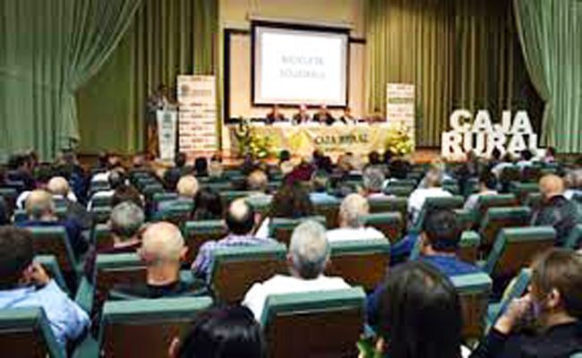 Asamble anterior de socios de Caja Rural