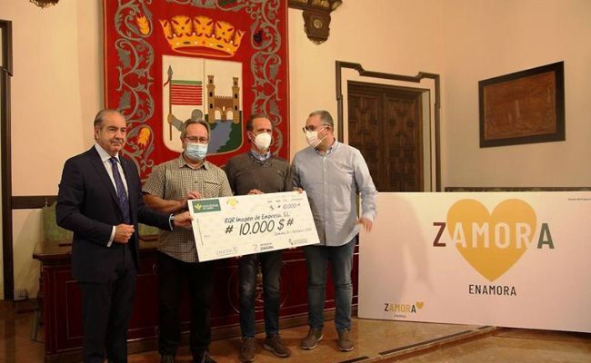 Entrega del premio Marca Zamora Enamora en el Ayuntamiento