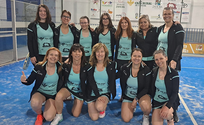Competición y compañerismo en los equipos de Pádel Duero durante el fin de semana