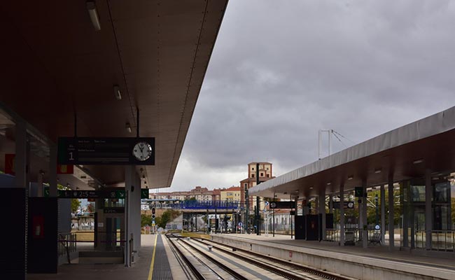 La Junta exige mantener las paradas ferroviarias de Zamora y Sanabria y evitar nuevos recortes