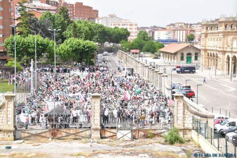Concentración contra los recortes de RENFE en la provincia