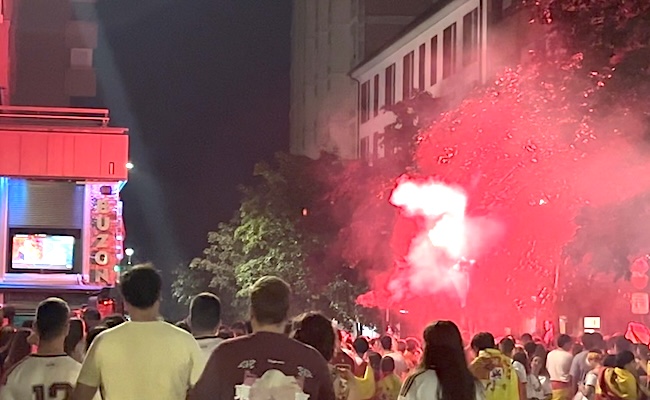Dos fallecidos, más de 80 heridos y una docena de detenidos en las celebraciones por el Mundial