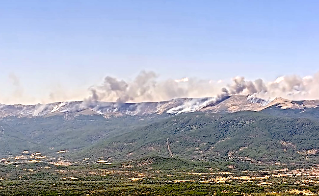 Detenida una persona e investigada otra por el incendio forestal de Burgohondo