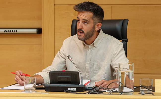 Javier García exige a la Junta que afronte los problemas reales de la Educación
