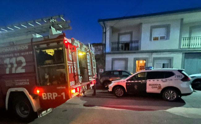Los bomberos de Tierras de Aliste sofocan un incendio en una vivienda de Palazuelo de las Cuevas
