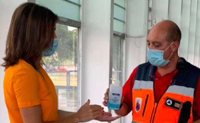 Clara San Damián, en la entrada de Ifeza