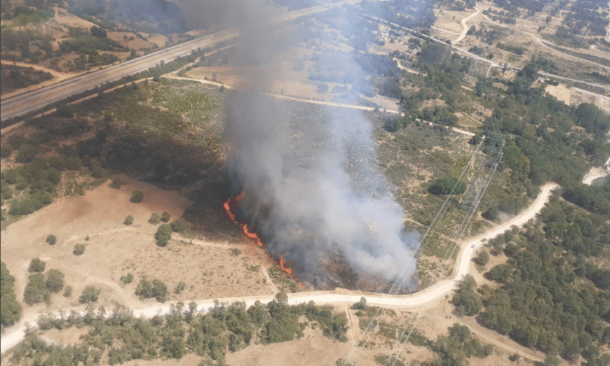 El fuego, muy rápido, ha obligado a la intervención de un gran operativo