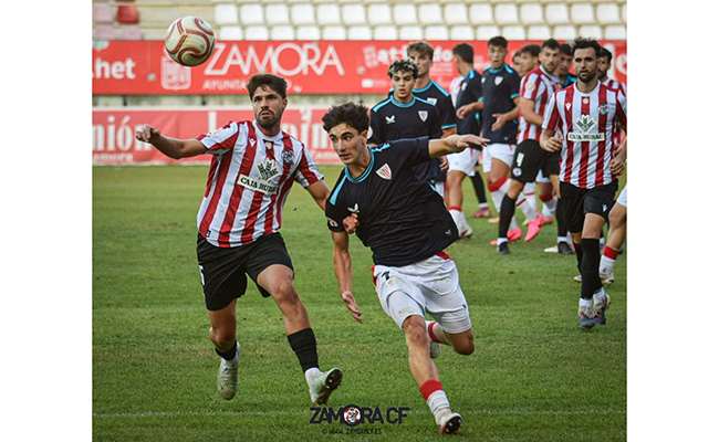El Zamora CF se encuentra con un árbitro que le impide ganar al Bilbao Athletic: (1-1)