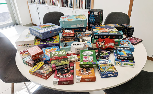 Tira y Mueve dona juegos de mesa a la Asociación Española Contra el Cáncer en Zamora