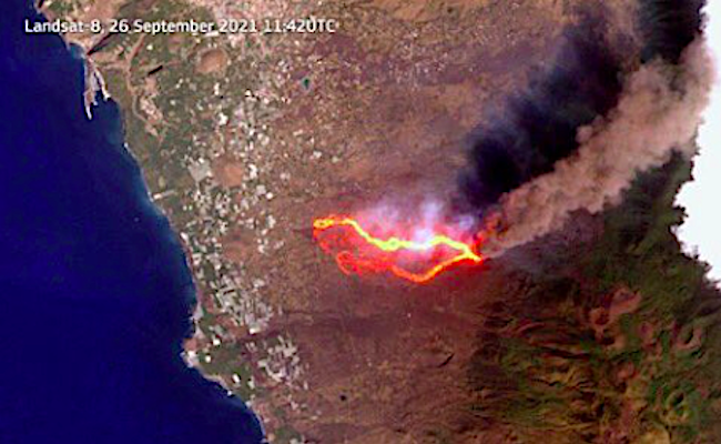Imagen Landsat de hoy. Las dos coladas de lava siguen avanzando. NASA