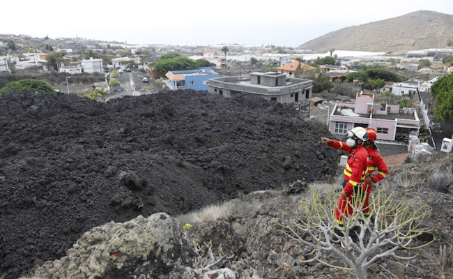 Imagen de la UME, en la zona del primer río de lava, mucho más lento en su avance