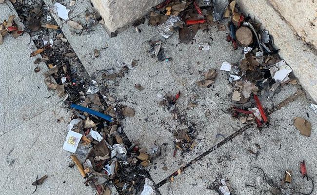 Restos de pirotecnia