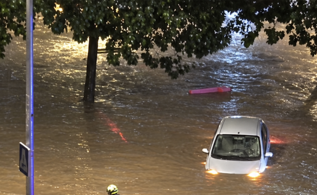 Las lluvias torrenciales golpean Valencia y Cataluña con inundaciones, cortes y avisos a la población