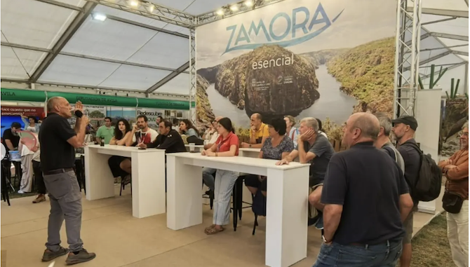 Zamora lleva a Naturcyl su naturaleza, sus vinos, el aceite de los Arribes y el burro zamorano-leon&eacute;s