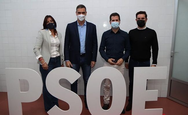 El presidente del Gobierno, con Ana Sánchez, Antidio Fagúndez y Luis Tudanca