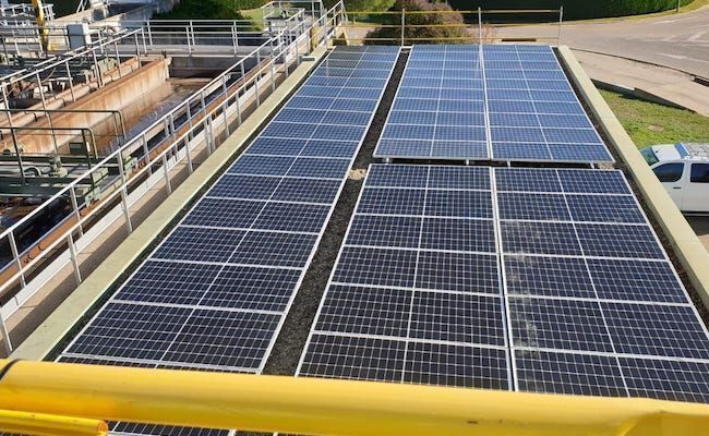 Instalación de placas solares de Aquona
