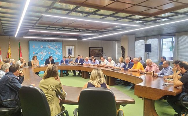 Reunión del consejero y alcaldes de la Culebra