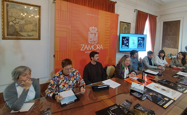 El Ayuntamiento presenta una campaña familiar de conductas adictivas en jóvenes