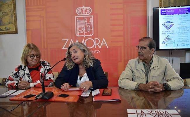 AZAYCA repartirá marcapáginas explicativos para autoexplorarse en el mes del Cáncer de Mama