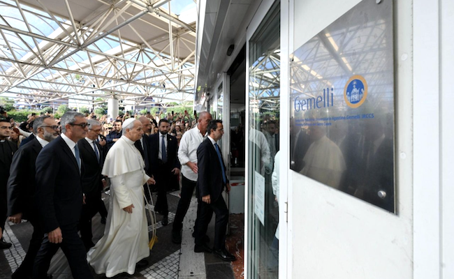 El papa León XIV, operado con éxito de un cáncer de pulmón