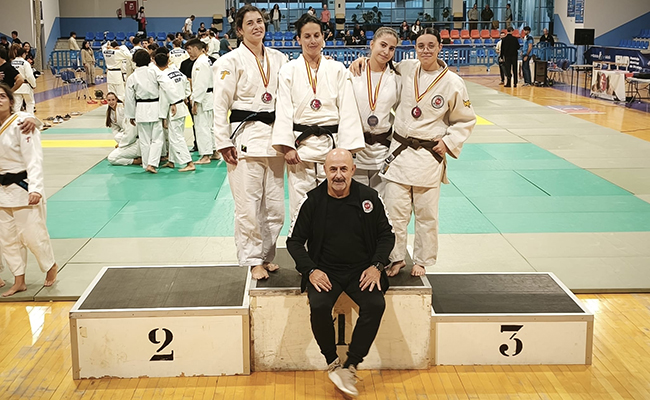 Zamora judokas win four medals at senior regional championship