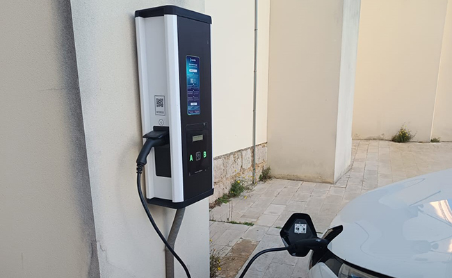 Toro cuenta con cuatro nuevos puntos de recarga para vehículos eléctricos