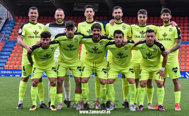 Once inicial del Zamora, de pistacho y negro (ZCF)