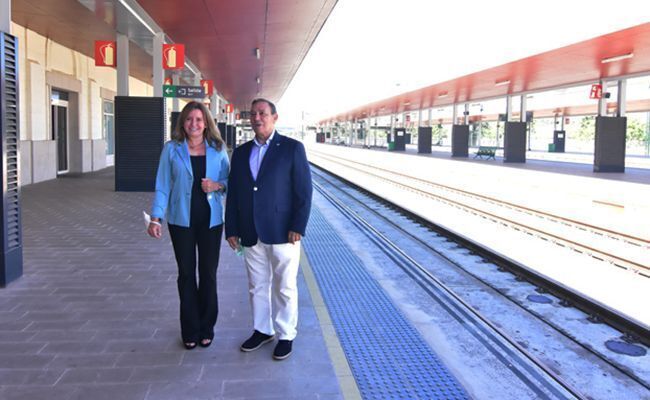 Antonio Requejo, con la presidenta nacional de Tercera Edad en Acción
