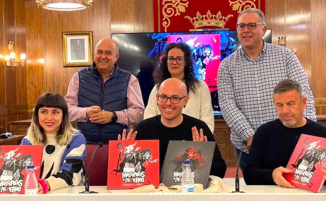 Un momento de la presentación las "Mascaradas de Infierno vol. II"